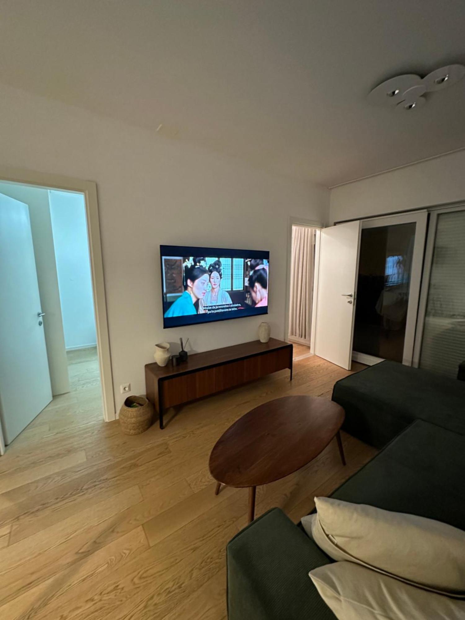 Znjan Beachfront Luxury Beautiful New With Garden Jacuzzi And Sauna
